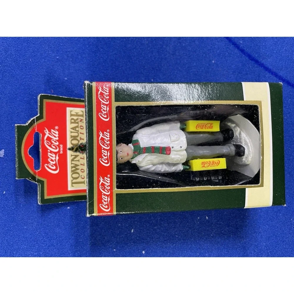 VTG Coca Cola Town Square‎ Stocking up Delivery Man #7980 1992